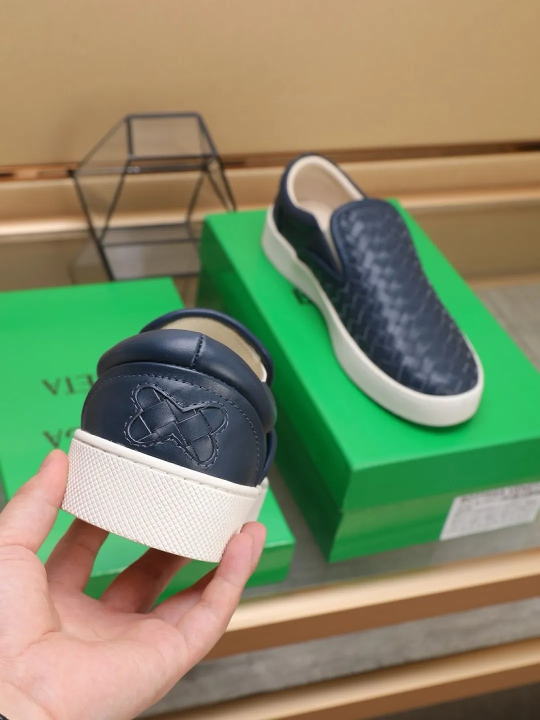Men's men's shoes💰Men's shoes💰480💰🔥[BV] series of top purchasing agents🔍Imported first-layer cowhide woven surface, cowhide foot pads lining environmentally friendly ♻️Does not fade, 💪Sole: Rubber combination original factory special outsole ⚠Original and single goods 🔍🔍You can come in and out at will, welcome to compare ⚠Number of sizes: 38-44